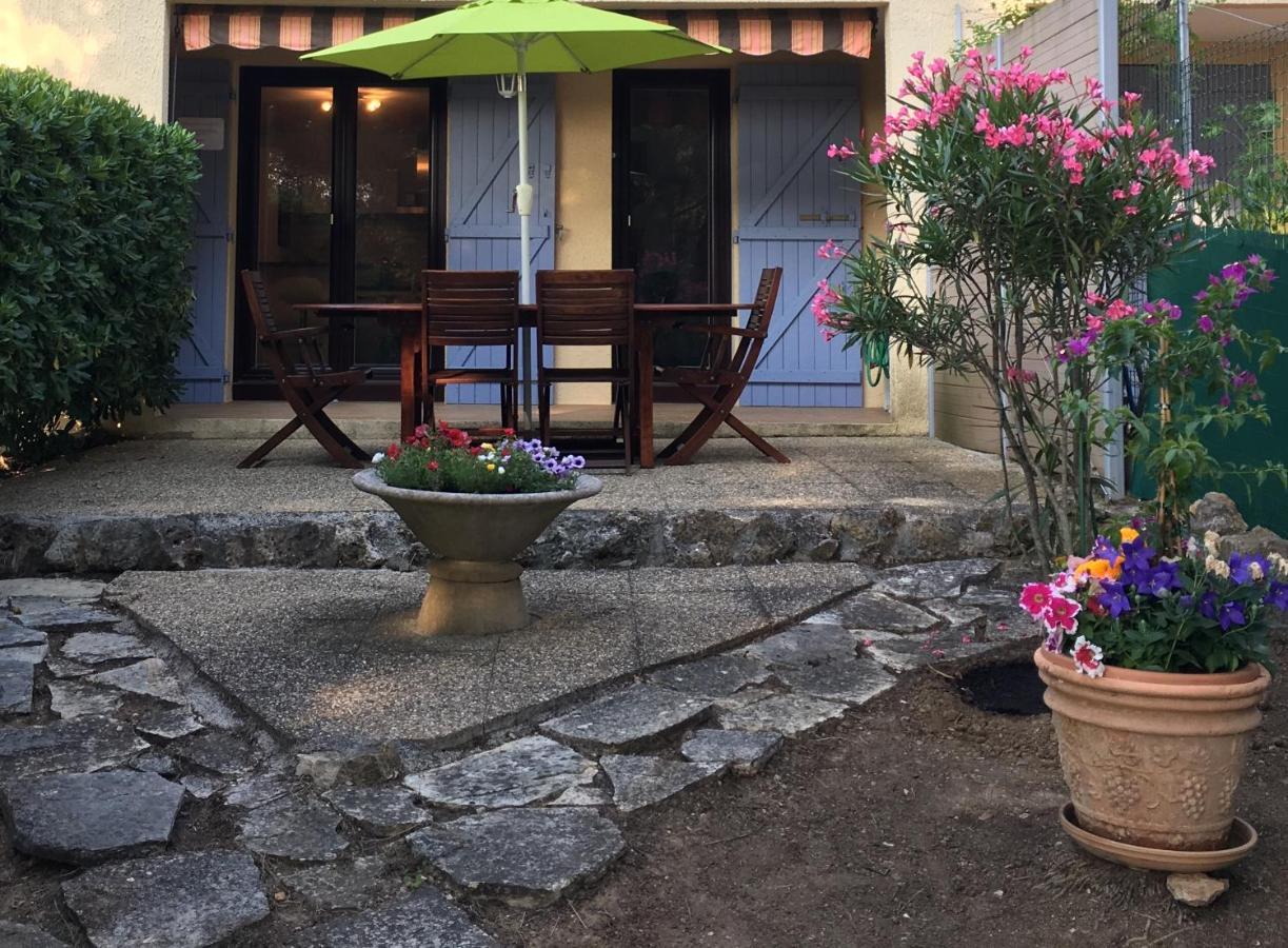 T2 Rez de jardin 300m Plage de Beaucours Sanary sur Mer Extérieur photo